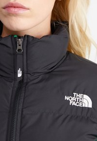 The North Face SAIKURU JACKET - Giacca invernale - optic emerald/black