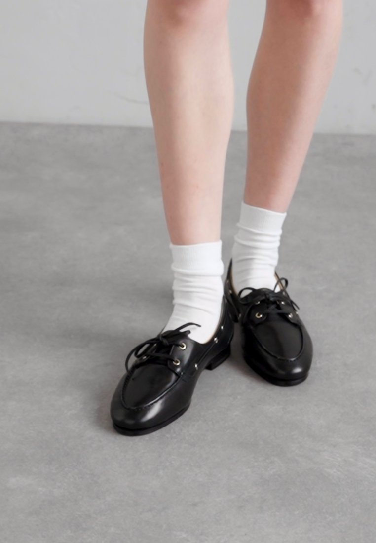 未使用✨BALLY White Striped Black Loafers 未使用✨BALLY White Striped Black Loafers Sepatu BALLY
