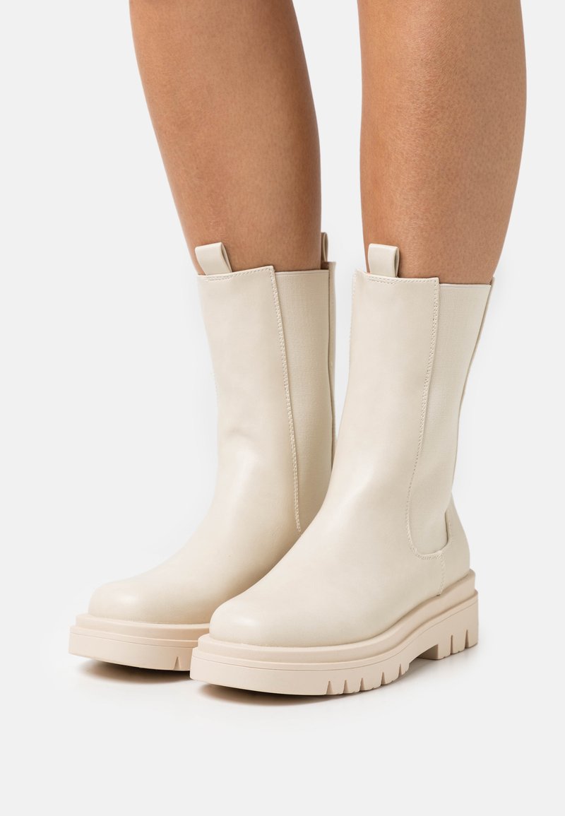 Pieces PCTIA CHELSEA BOOT Classic ankle boots birch/offwhite