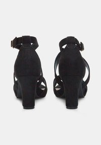 Bata Sandalai - nero