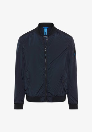 Marineblauwe bomberjack met voorrits, zijzakken met drukknoopklep, geribde kraag, manchetten en zoom, en een ritszak op de linkermouw.