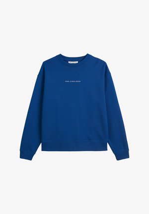 Niebieska bluza z bawełny z długimi rękawami, okrągłym dekoltem i ściągaczami. Z przodu znajduje się biały napis "MARC O'POLO DENIM".