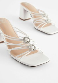Next FOREVER COMFORT JEWEL KNOT - Sandale cu platformă - white