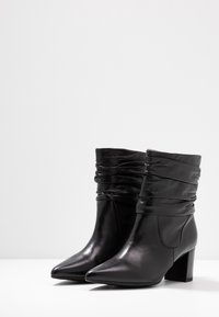 Peter Kaiser Stiefelette - black