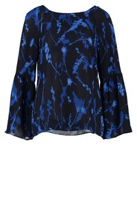 Tmavě modrý top s květinovým vzorem v světlých modrých odstínech. Má dlouhé, rozšířené rukávy a kulatý výstřih. Vyroben z lehkého materiálu.