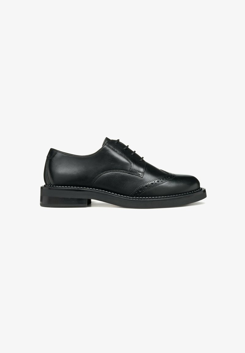 Elegante scarpa Oxford in pelle nera con finitura liscia, dettagli brogue, chiusura con lacci e suola in gomma leggermente sollevata.