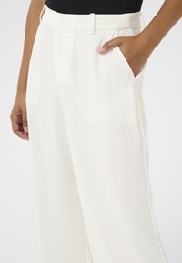 Cream CRCOCAMIA - Pantalon classique - snow white
