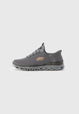 GLIDE STEP - Zapatillas - charcoal/orange