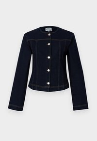 Marinblå denimjacka med långa ärmar, rundad halsringning och silverfärgade knäppningar. Har kontrasterande sömmar och en figursydd design.