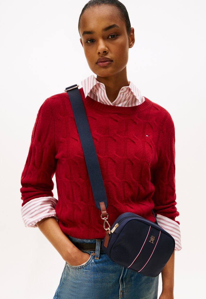 Tommy Hilfiger POPETTE CAMERA BAG - Cross body bag - space blue