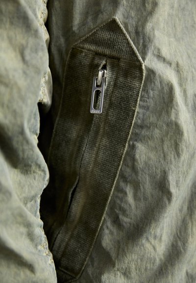 032c CLAY UTILITY JACKET UNISEX - Bomber bunda - washed olive drab