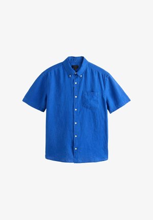 Blaues kurzärmeliges Hemd mit Knopfleiste, Kragen und einer einzelnen Brusttasche, dargestellt auf weißem Hintergrund.