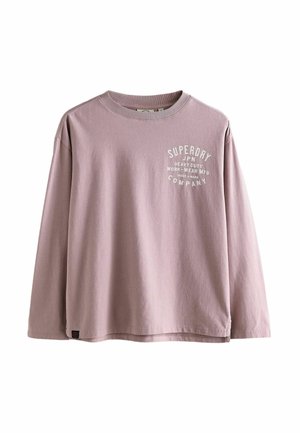T-shirt à manches longues couleur mauve fabriqué en coton avec un col rond. S'agence de texte graphique blanc sur le devant et d'une petite étiquette logo à l'ourlet.
