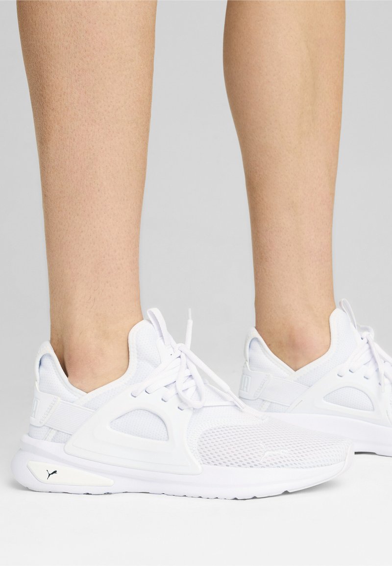 Puma ENZO EVOLVE - Scarpe da corsa su strada - white- black