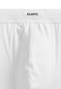 Białe bawełniane bokserki z szerokim elastycznym pasem z napisem "ATLANTIC", z gładką fakturą i szwami po bokach.