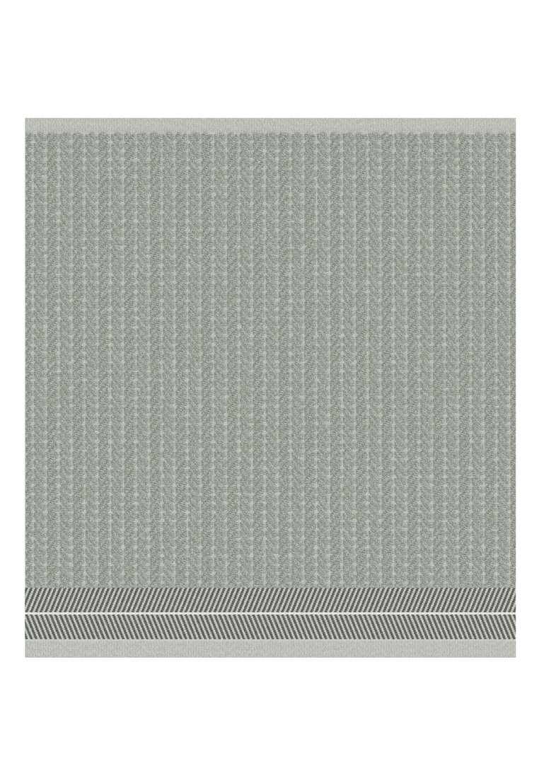 Helle graue Textilie mit vertikalen Streifen und einer strukturierten Oberfläche. Der untere Rand weist ein kontrastierendes Fischgrätmuster in dunklerem Grau auf.