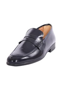 Mocassini in pelle blu navy con dettaglio cucito e fascia decorativa. Punta arrotondata e tacco basso impilato. Superficie liscia con finitura lucida.