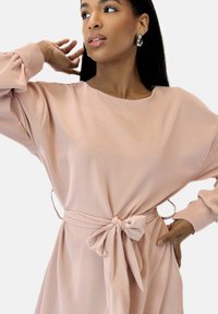 Elara  ABAYA ABAYA różowy