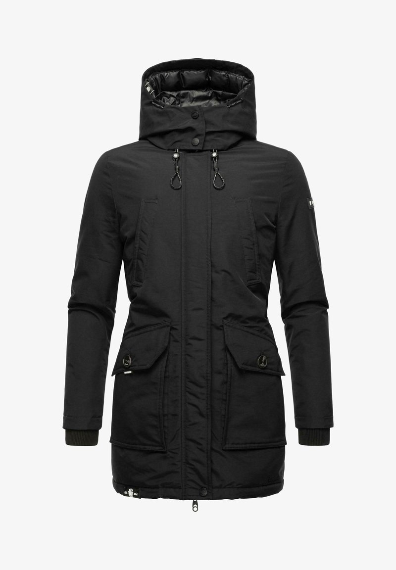 Černá parka s vysokým límcem, zapínáním na zip a knoflíky, dvěma velkými předními kapsami a žebrovanými manžetami. Má hladkou, matnou texturu.