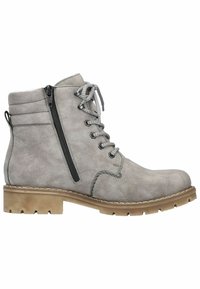 Bottines en faux suede gris avec lacets à l'avant et fermeture éclair sur le côté. Semelle chunky beige avec une finition texturée et un accent de couture.
