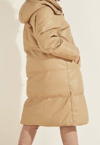Guess Vinterfrakke - beige