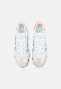 adidas Performance SAMBA INTER MIAMI - Scarpe da calcio per terreni sintetici - footwear white/easy mint