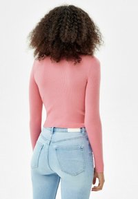 Bershka Strickpullover - pink