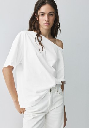 PULL&BEAR, ASYMMETRIC SHORT SLEEVE - T-SHIRT - T-shirt imprimé - white