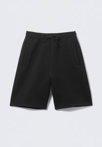 Schwarze Sportshorts aus weichem Material mit einem elastischen Bund und einer Schnur zum Zuziehen sowie zwei vorderen Taschen. Glatte Textur, knielanger Schnitt.