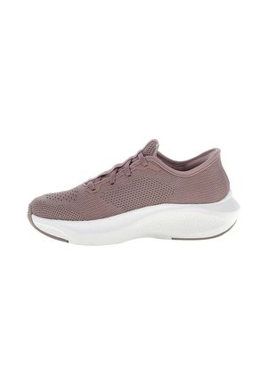 Sneaker sportiva viola chiaro con tomaia in rete, lacci coordinati e spessa suola bianca testurizzata, mostrata di profilo su sfondo bianco.