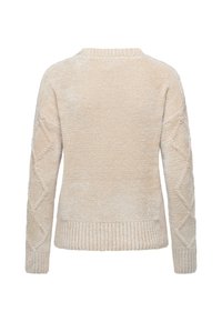 Sweter w kolorze kremowym o teksturowanej powierzchni, z prążkowanym dołem i warkoczowymi wzorami w romby na rękawach. Klasyczny okrągły dekolt.