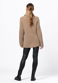 HALLHUBER Sweter