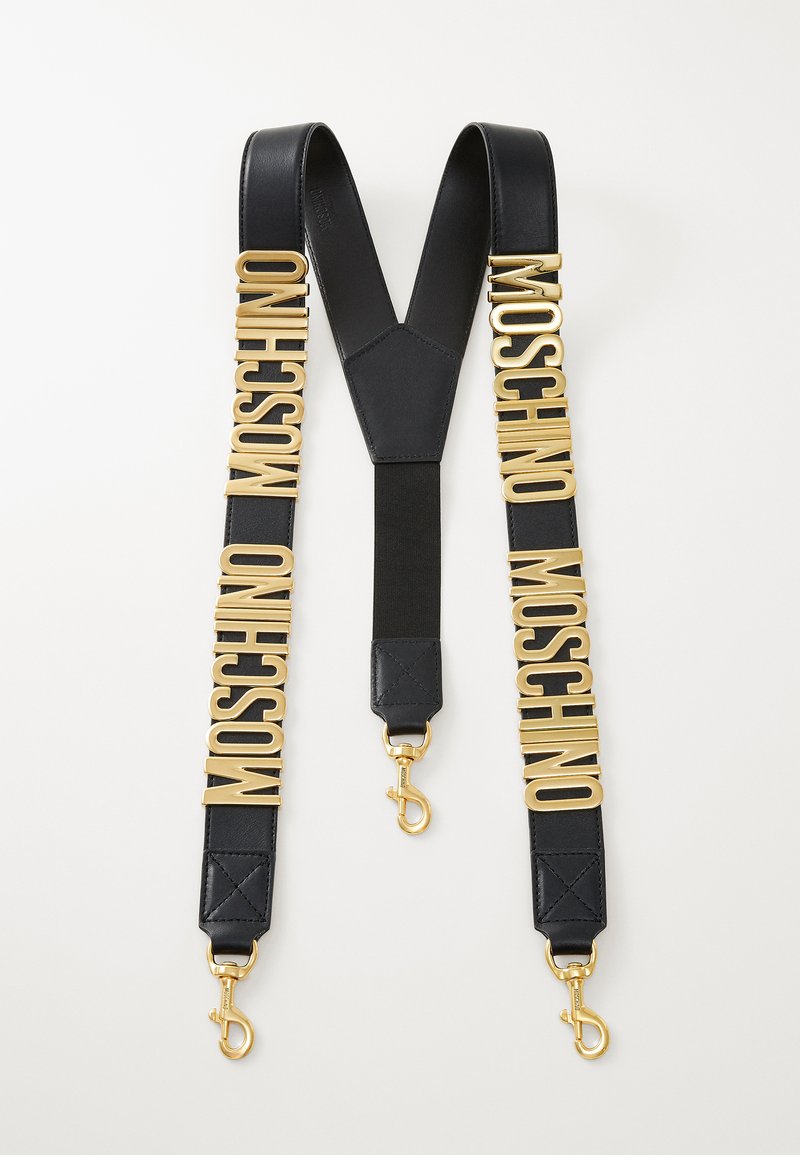 Zwarte leren band met gouden "MOSCHINO" lettering, met metalen clips aan beide uiteinden. Gladde textuur, verstelbare lengte en een V-vormig ontwerp.