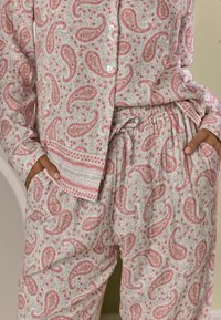 Laura Ashley REGULAR FIT SET - Pidžamas - pink paisley print