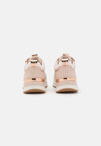 Tamaris Trainers - rose