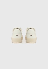 Tommy Hilfiger - Sneakersy niskie