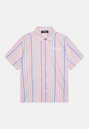 Kortsleeve skjorta med krage i rosa, grön, blå och vita ränder. Har en knappstängning och en vit "VERSACE"-logotyp på vänster bröst.
