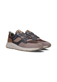 Sneakers met een mix van grijs en bruin suède, mesh en leer. Dikke zool, ronde neus en contrasterende accenten. Vetersluiting.