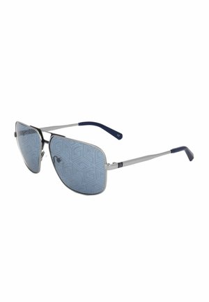Occhiali da sole aviator con montatura in metallo argento, lenti blu riflettenti e terminali delle aste blu scuro, mostrati su sfondo bianco.