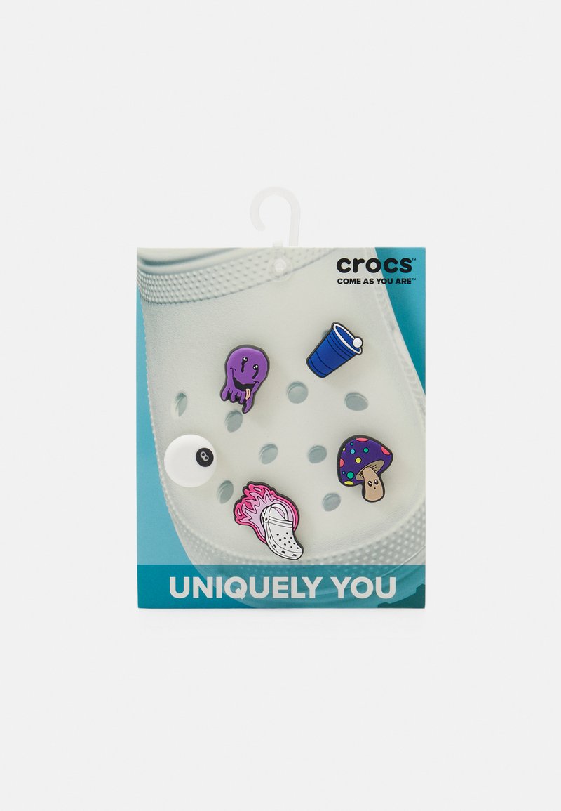 Crocs JIBBITZ CHILLER GUY 5 PACK Citi aksesuāri multicolor/daudzkrāsains Zalando.lv