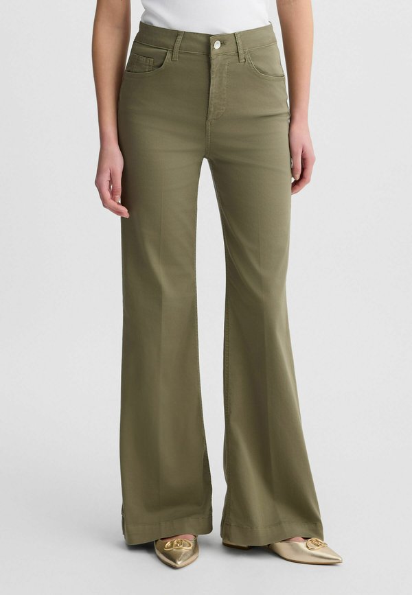 HIGH RISE  FLARED - Stoffhose - olive