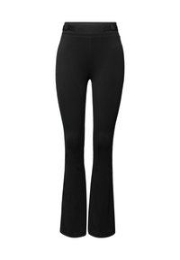 Pantalon noir en tissu doux et extensible. Coupe ajustée avec jambes évasées et deux détails en métal sur la ceinture.