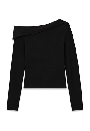 Top nero a maniche lunghe con design scollato sulle spalle, realizzato in materiale morbido ed elastico, con colletto piatto e silhouette aderente.