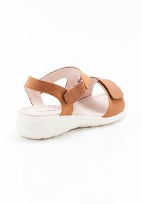 Damart OUVERTURE TOTALE - Sandalias de cuña - brown