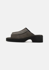 FRAME SLIDE UNISEX - Mules - grey
