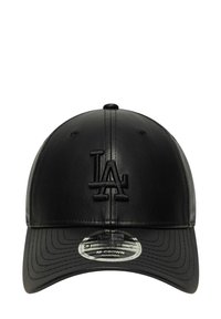 Cappellino da baseball nero realizzato in morbida ecopelle, con un logo LA impresso sul davanti, dotato di visiera curvata e taglia regolabile.