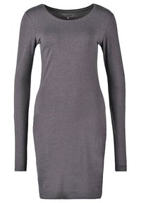 Robe à manches longues en gris foncé, fabriquée dans un tissu doux. Présente un décolleté en scoop et une silhouette ajustée. Texture lisse sans embellissements.