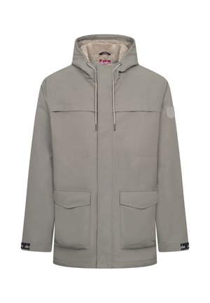 Lys grå parka-jakke med en fleece-foret hætte, forlommer og justerbare snore. Har et logo-patch på skulderen.