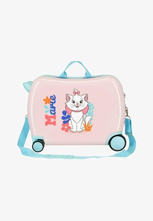 Maleta rosa para niños con asas y ruedas azules, con un dibujo animado de un gato blanco con un lazo y decoraciones florales coloridas.