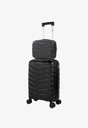 Conjunto de equipaje rígido negro con patrón de chevron, que incluye una maleta grande vertical y una de mano más pequeña, equipadas con cuatro ruedas y asa telescópica.